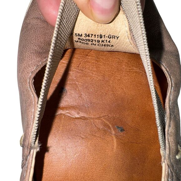 Frye Melanie T Strap Camel Gray Buffed Nubuck Leather Flat, Size 7.5 - Picture 8 of 11